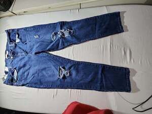 Levi's Boyfriend Jeans Size 32x27 Distressed